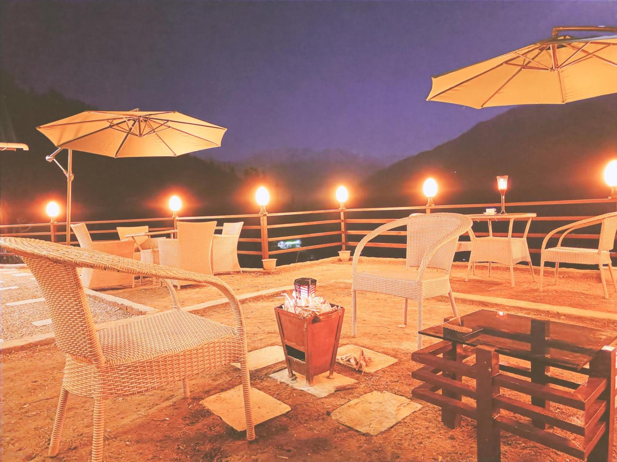 Trimounts-A Boutique Hotel & Wellnes Center In Tirthan Valley Banjar Екстер'єр фото