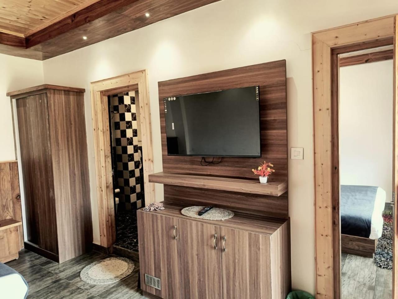 Trimounts-A Boutique Hotel & Wellnes Center In Tirthan Valley Banjar Екстер'єр фото