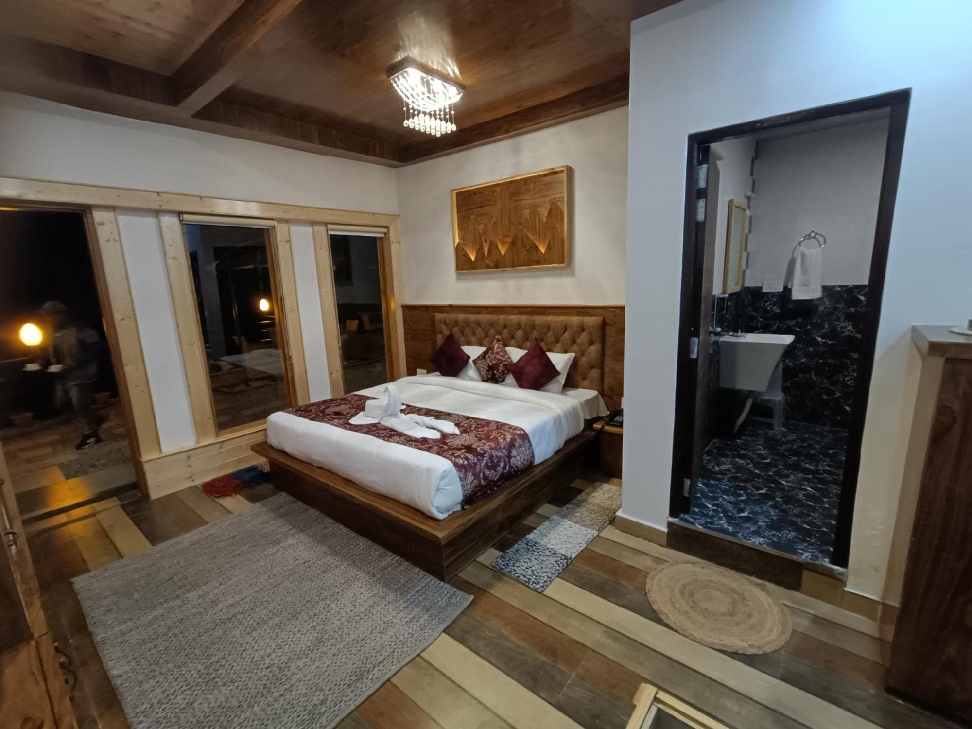 Trimounts-A Boutique Hotel & Wellnes Center In Tirthan Valley Banjar Екстер'єр фото