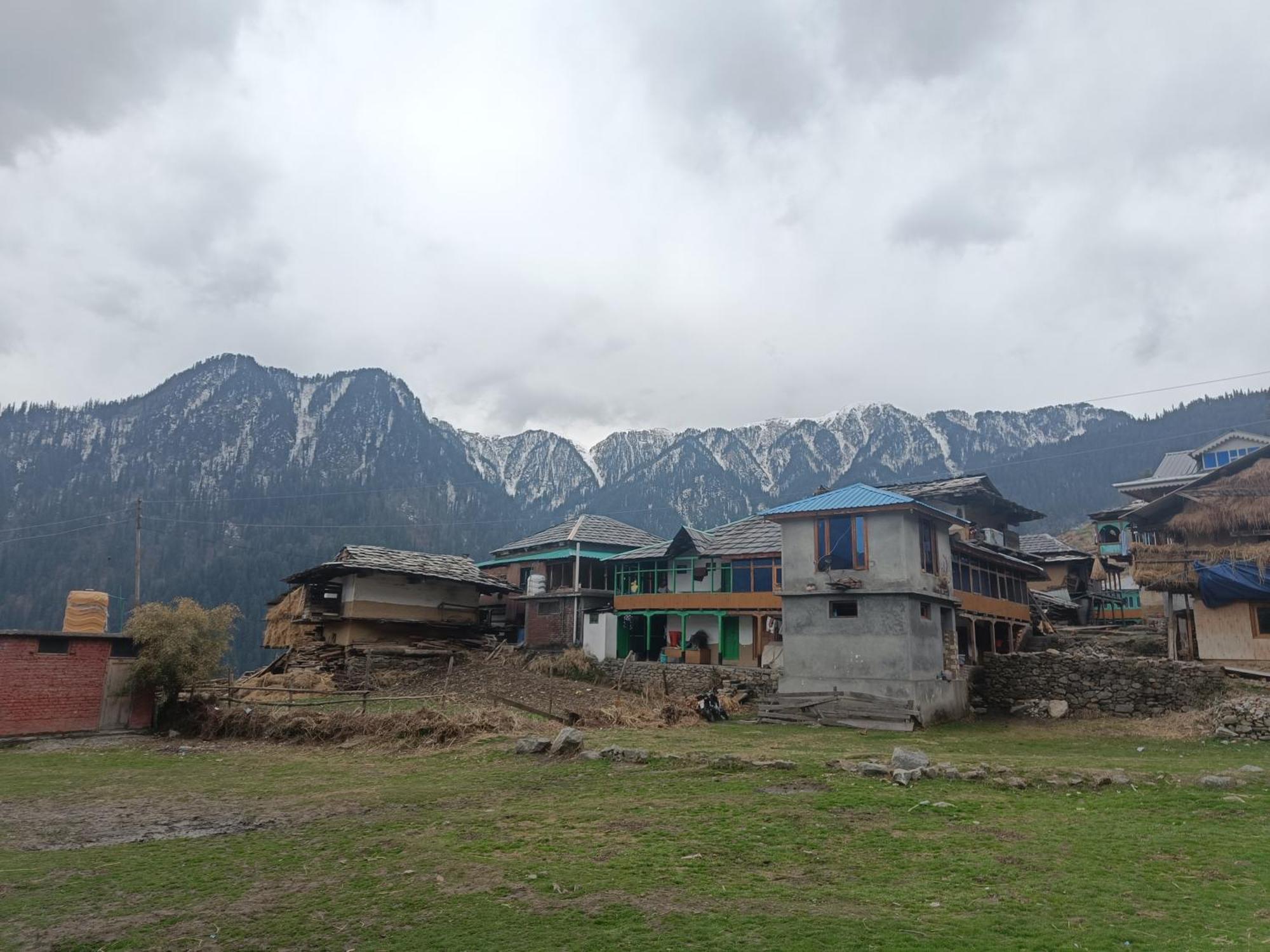 Trimounts-A Boutique Hotel & Wellnes Center In Tirthan Valley Banjar Екстер'єр фото