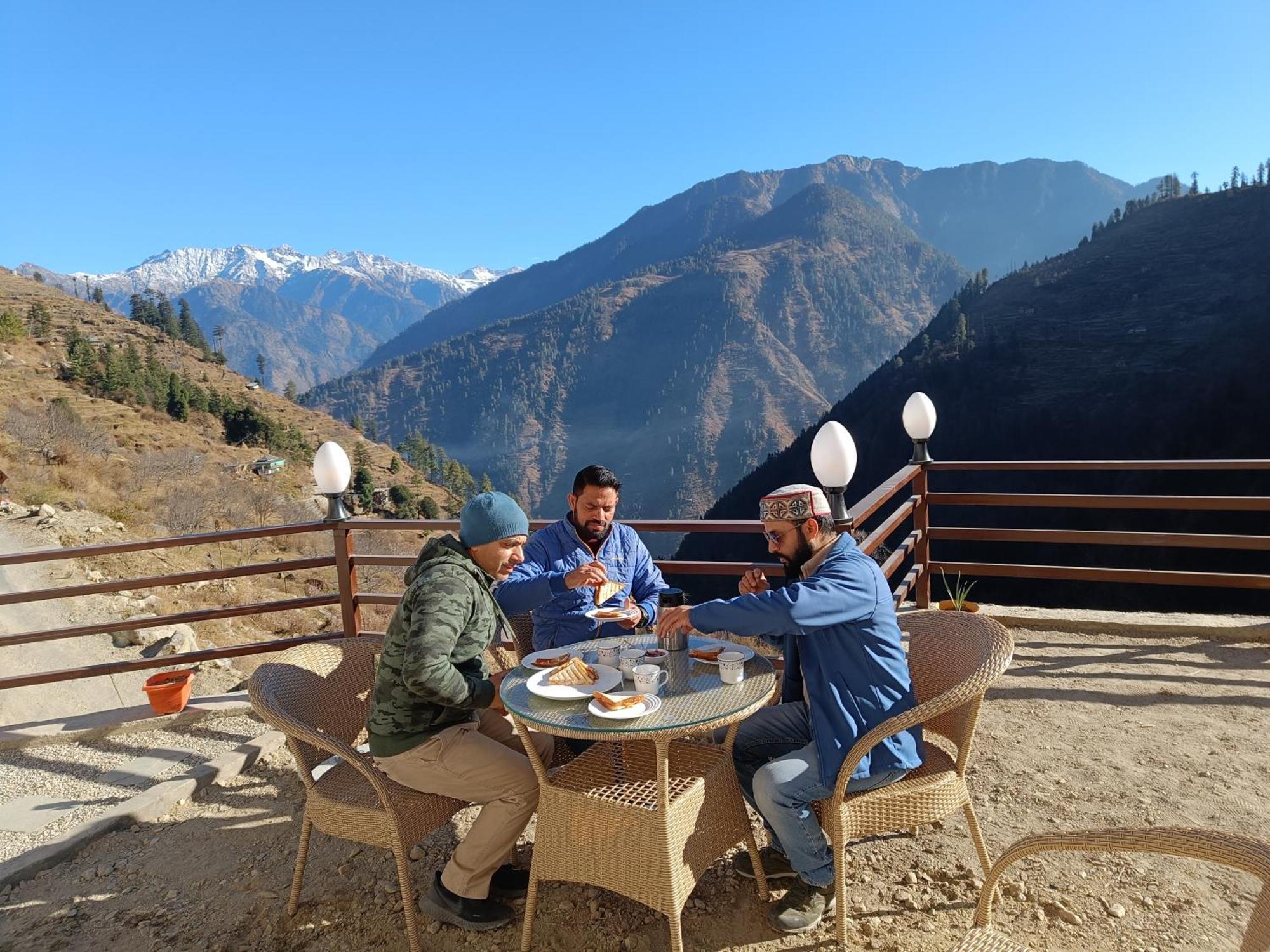 Trimounts-A Boutique Hotel & Wellnes Center In Tirthan Valley Banjar Екстер'єр фото
